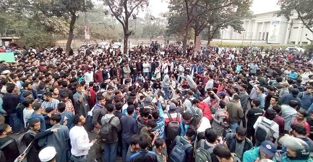 চিকিৎসা নিয়ে ফের আন্দোলনে জগন্নাথের আহত শিক্ষার্থীরা