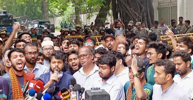 জবি শিক্ষক পেটানোর ঘটনায় দুঃখ প্রকাশ করেনি সরকার