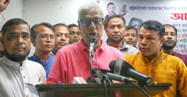 সরকার নির্বাচন দিতে যেন পিছপা হচ্ছে
