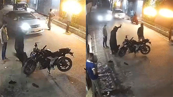 ধানমন্ডিতে বিএনপির কর্মীকে কোপানোর ভিডিও ভাইরাল