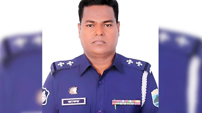 পাঁচ লাখ টাকা দিলে মামলা থেকে নাম বাদ দেব
