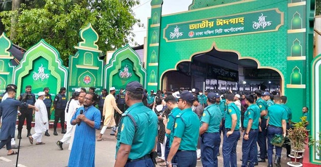 পথেই কাটে ঈদ, মানুষকে নিরাপদে রাখাই পুলিশের আনন্দ