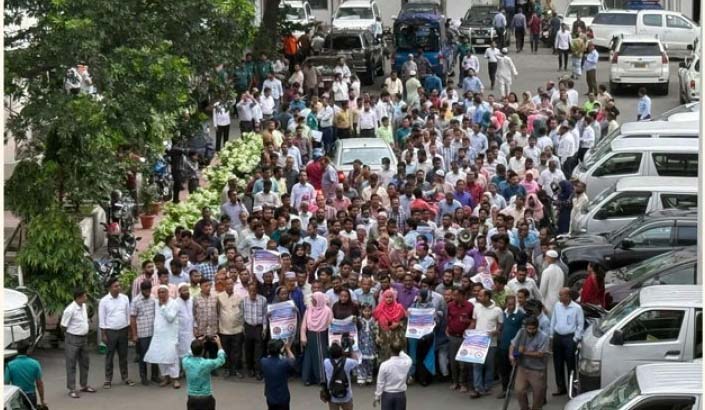 সচিবালয়ে আজও কর্মচারীদের বিক্ষোভ