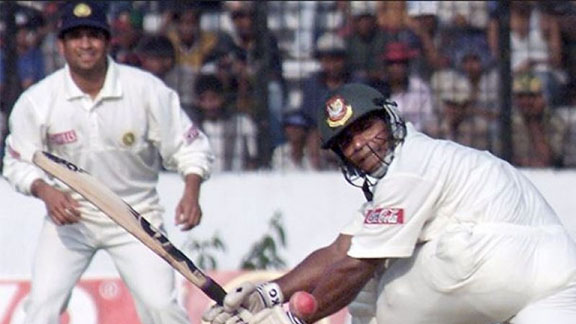 স্বপ্নের সাদা জার্সিতে ২৫ বছর