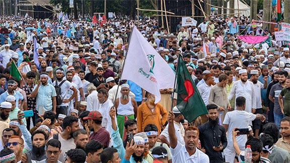 কানায় কানায় পূর্ণ সোহরাওয়ার্দী উদ্যান