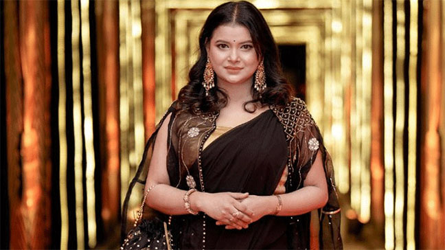 ‘রাজনীতি নামক এই অভিশাপ থেকে রক্ষা করো’