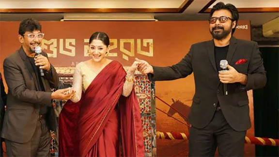  মহরতে পালকিতে এলেন পূজা চেরি