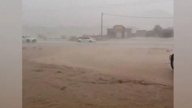 সৌদি আরবে হঠাৎ ভারী বৃষ্টি, মক্কায় রেড অ্যালার্ট