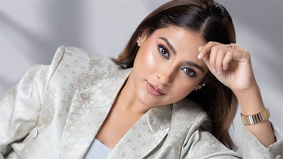 অভিনেত্রী মেহজাবীনের বিরুদ্ধে গ্রেপ্তারি পরোয়ানা