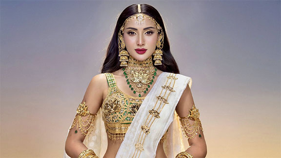 মিস ইউনিভার্স মঞ্চে জামদানিতে মিথিলা