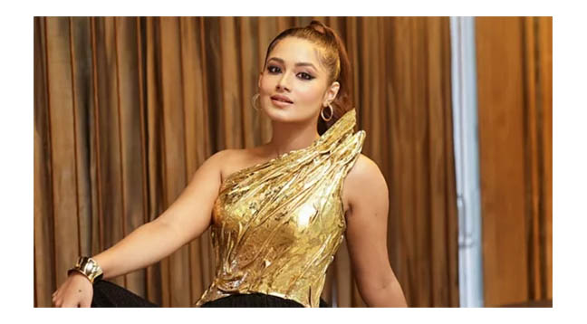 বেডা মানুষ চিট করলে কান্নাকাটি না করে নাচানাচি করবেন: তাসনিয়া ফারিণ