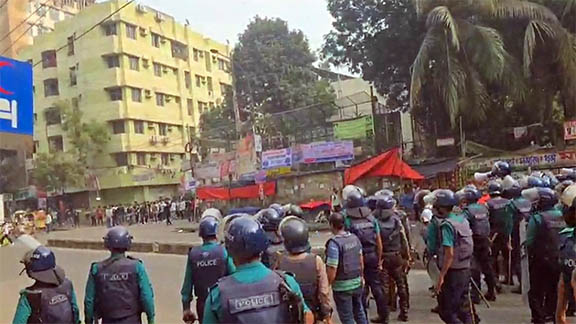 আবারও দুই কলেজ শিক্ষার্থীদের সংঘর্ষ