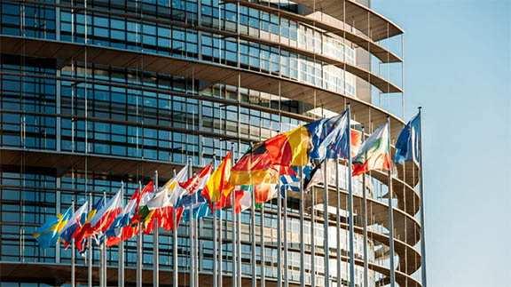 ইইউর নতুন অভিবাসন নীতিতে সবচেয়ে বড় ঝুঁকিতে বাংলাদেশিরা