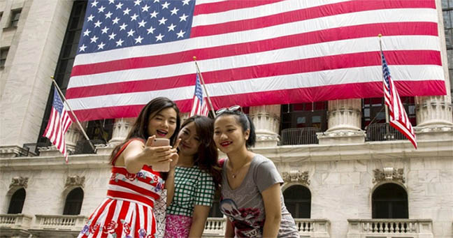 যুক্তরাষ্ট্রে প্রবেশে পর্যটকদের দেখাতে হতে পারে সোশ্যাল মিডিয়া ইতিহাস