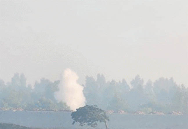 মর্টারশেল-গুলির শব্দে কাঁপছে কক্সবাজারের টেকনাফ সীমান্ত