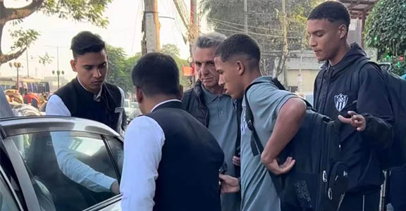 ঢাকায় আটকা লাতিন ফুটবলাররা!