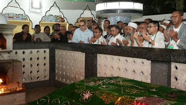 শাহজালালের মাজার জিয়ারত তারেক রহমানের