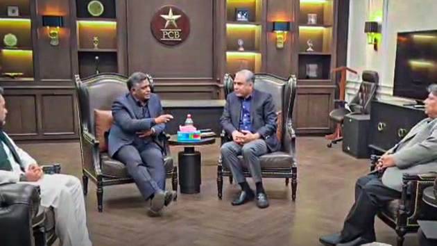 জরুরি বৈঠকে অংশ নিতে পাকিস্তান গেলেন বুলবুল