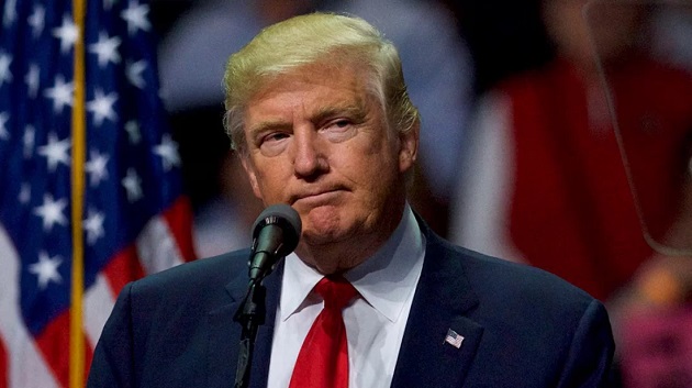 ট্রাম্পকে নিজের চেয়ার বাঁচানোয় মনোযোগ দিতে বলছেন সহকারীরা