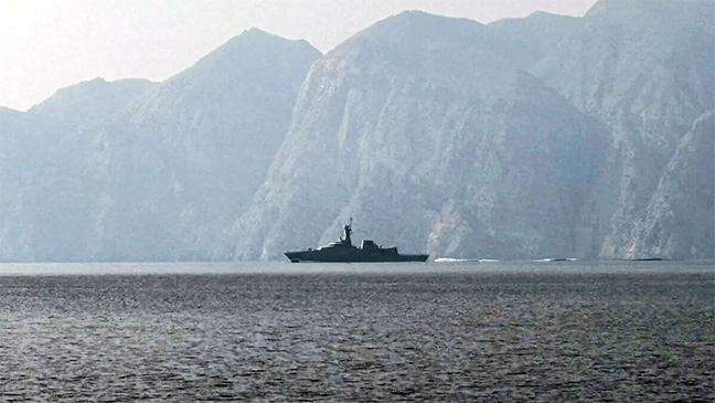 হরমুজ প্রণালী নিয়ে কড়া বার্তা ইরানের রেভোল্যুশনারি গার্ডের