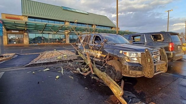 মিশিগানে টর্নেডোর তাণ্ডবে প্রাণ গেল ৪ জনের