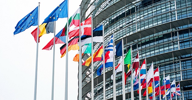 পাটাপোঁতার মাঝে পিষ্ট হচ্ছে ইউরোপীয়রা: ইইউ প্রধান