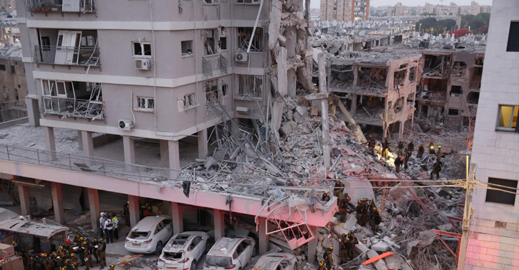 ইরান যুদ্ধ থেকে ‘পালানোর পথ’ খুঁজছে ইসরাইল