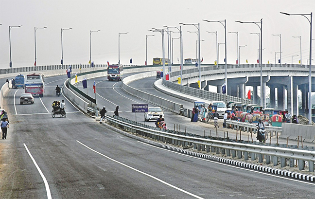 পদ্মা সেতু দিয়ে দক্ষিণে ২১ জেলার মানুষের স্বস্তির ঈদযাত্রা