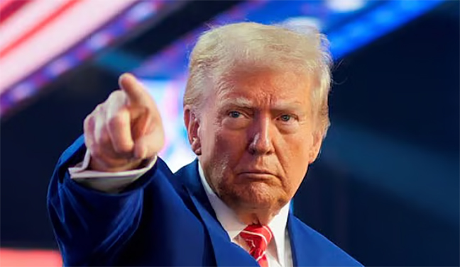 ইরানের তেলশিল্পের নিয়ন্ত্রণ নিতে চান ডোনাল্ড ট্রাম্প!