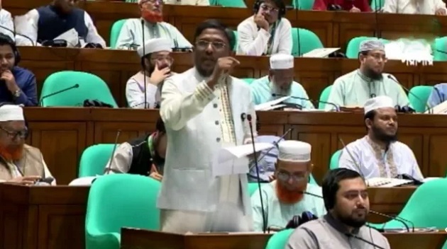 এত পরিমাণ তেল মহান সংসদে, বাইরে অলরেডি তেল খুঁজে পাওয়া যাচ্ছে না