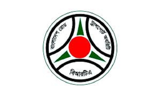 টানা ৮ ঘণ্টার বেশি গণপরিবহণ চালালে লাইসেন্স বাতিলের হুঁশিয়ারি বিআরটিএর