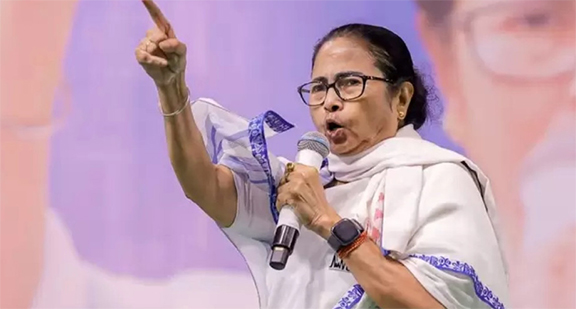 মমতার বিরুদ্ধে এফআইআর