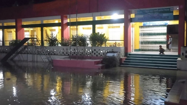 খোয়াই নদীর বাঁধ ভেঙে হবিগঞ্জের ১০ গ্রাম প্লাবিত