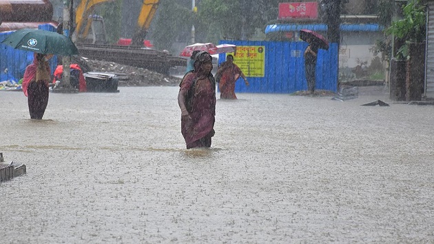 টানা বর্ষণে ফের জলাবদ্ধ চট্টগ্রাম নগরী, ৭ উপজেলায় বন্যার অবনতি