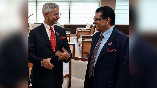 ম্যানিলায় খলিলুর-জয়শঙ্করের শুভেচ্ছা বিনিময়