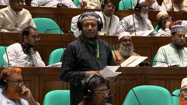 ‘এখানকার সরকারই আমি, ডিসি-এসপি নিরপেক্ষ কাজ না করলে বিদায় করা হবে’