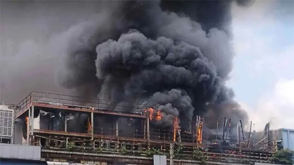 ধানমন্ডির পর মহাখালীর একটি ভবনে আগুন