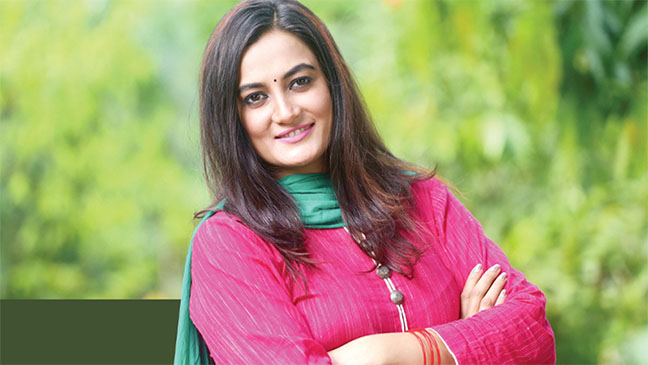 অভিনয় ছেড়ে জাপানে কী করছেন অপর্ণা