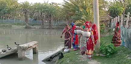 উপকূলে সরকারি খাওয়ার পানিবণ্টনে দুর্নীতি