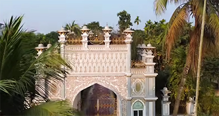 ৫০০ কোটি টাকার রাজপ্রাসাদ, থাকতে পারলেন না মালিক